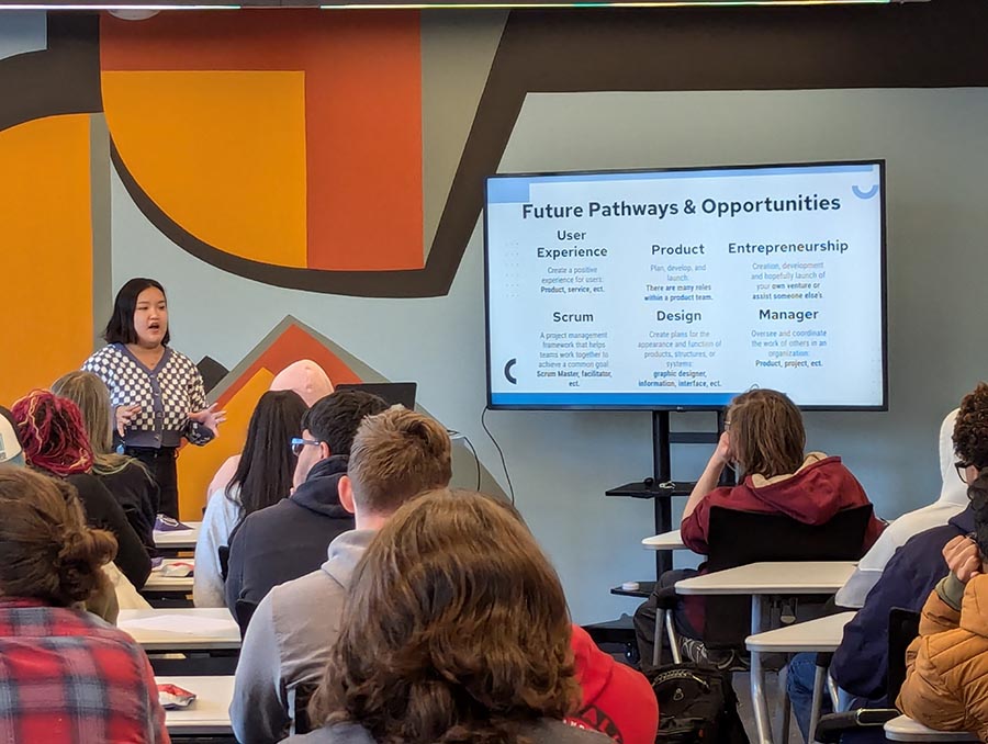 CRVA Seniors visit VCU daVinci to learn about Design Thinking